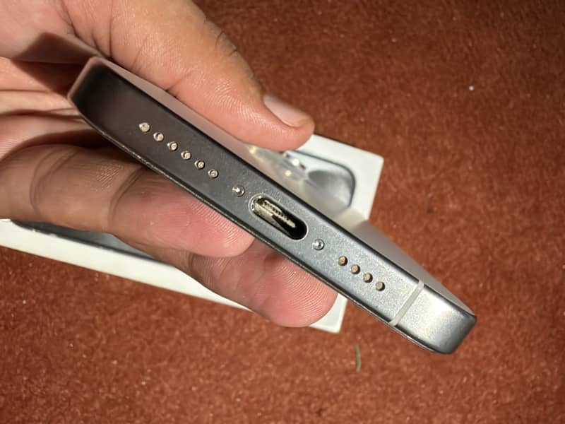 Apple iPhone 15 Pro Max 3