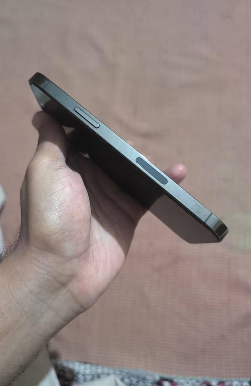 Apple iPhone 12 Pro 1
