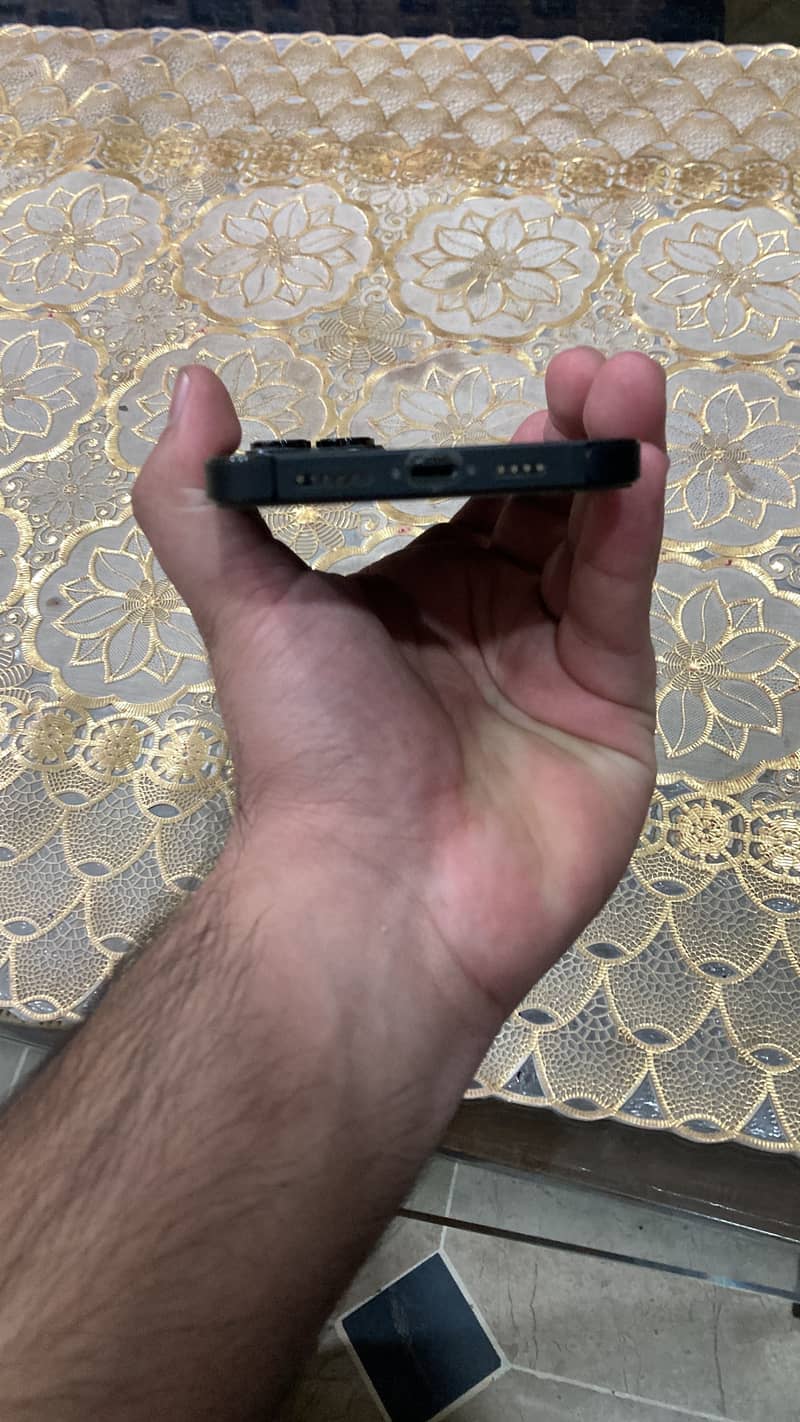 Apple iPhone 14 Pro Max 0