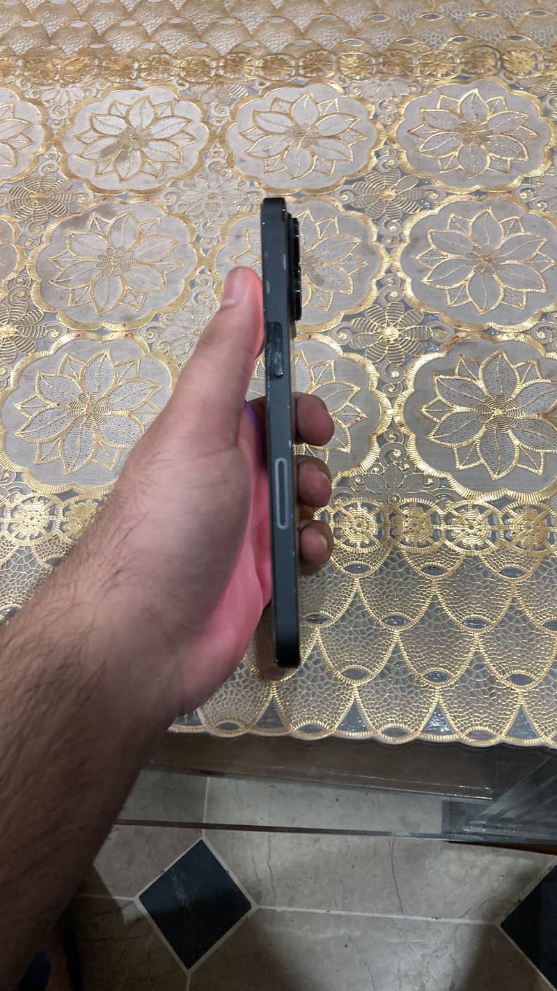 Apple iPhone 14 Pro Max 1