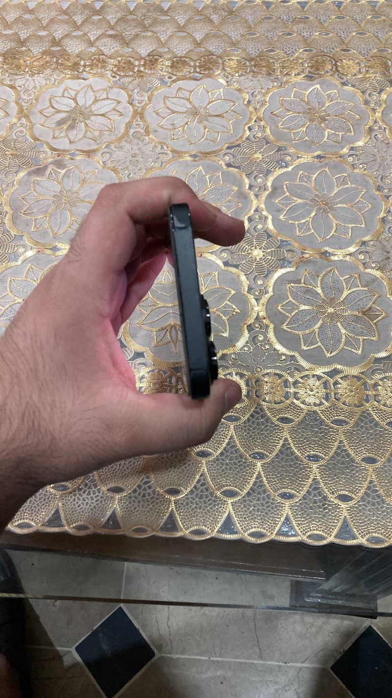 Apple iPhone 14 Pro Max 3