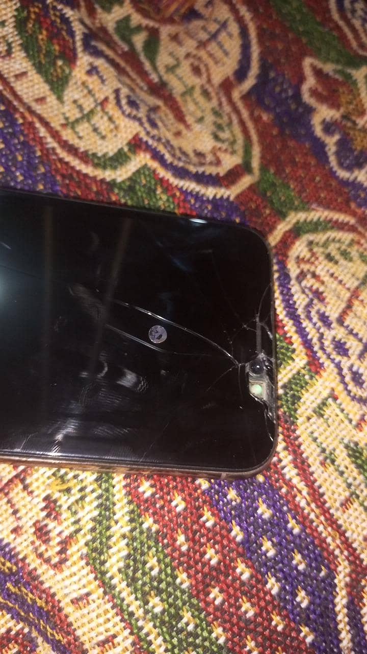 Apple iPhone XS 0