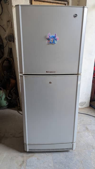 Pel Refrigerator (Fridge).