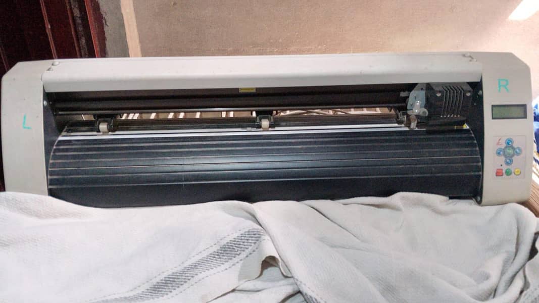 Redsail cutting plotter 1