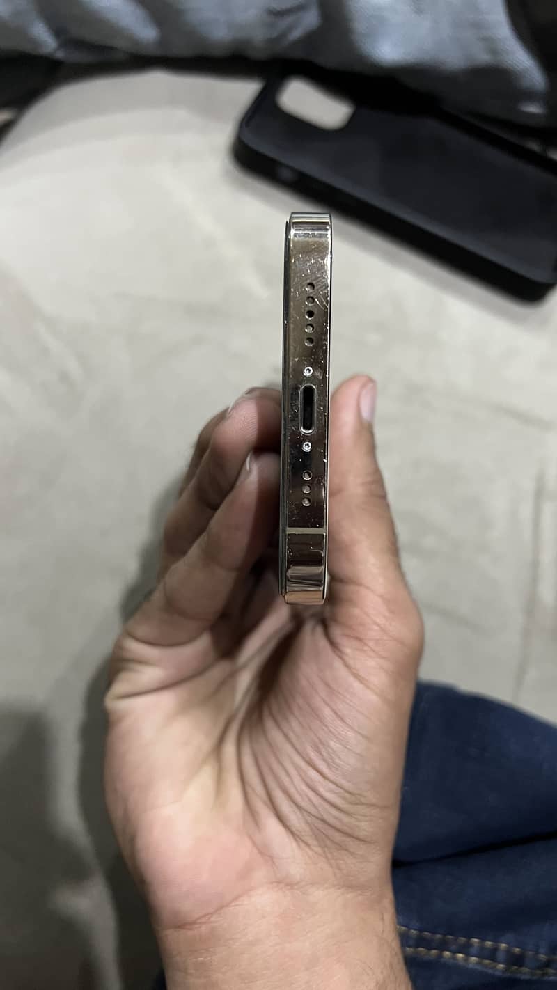 Apple iPhone 12 Pro 2