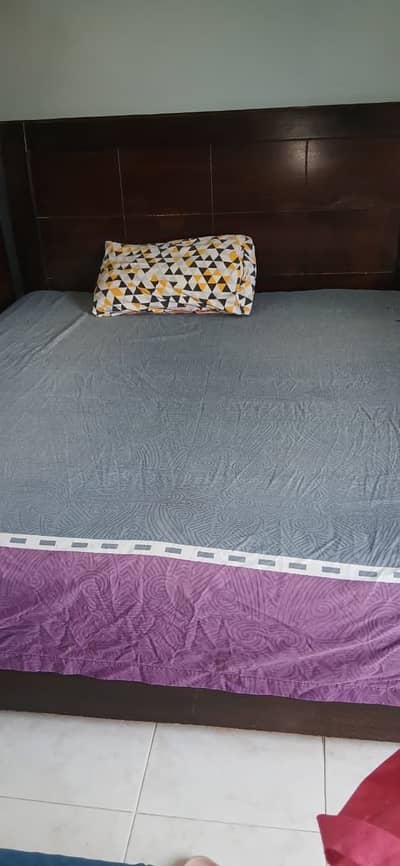 Double bed like new with spring mattress