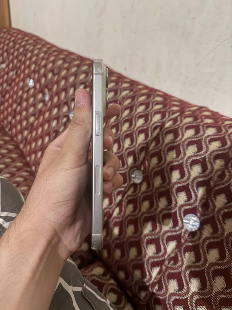 Apple iPhone 15 Pro Max 1