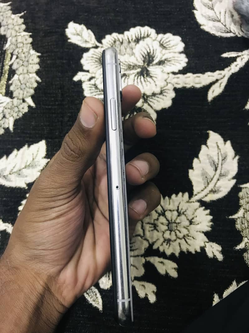 Apple iPhone X 3