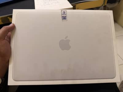 Macbook Neo Box pack 8/256