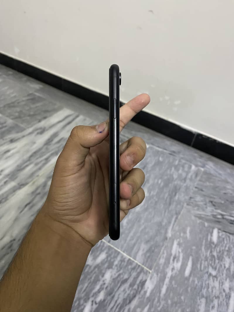 Apple iPhone XR 3