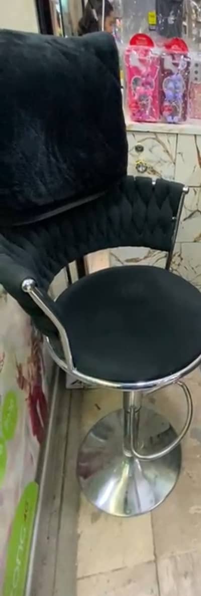 Barr. Stool in good condition