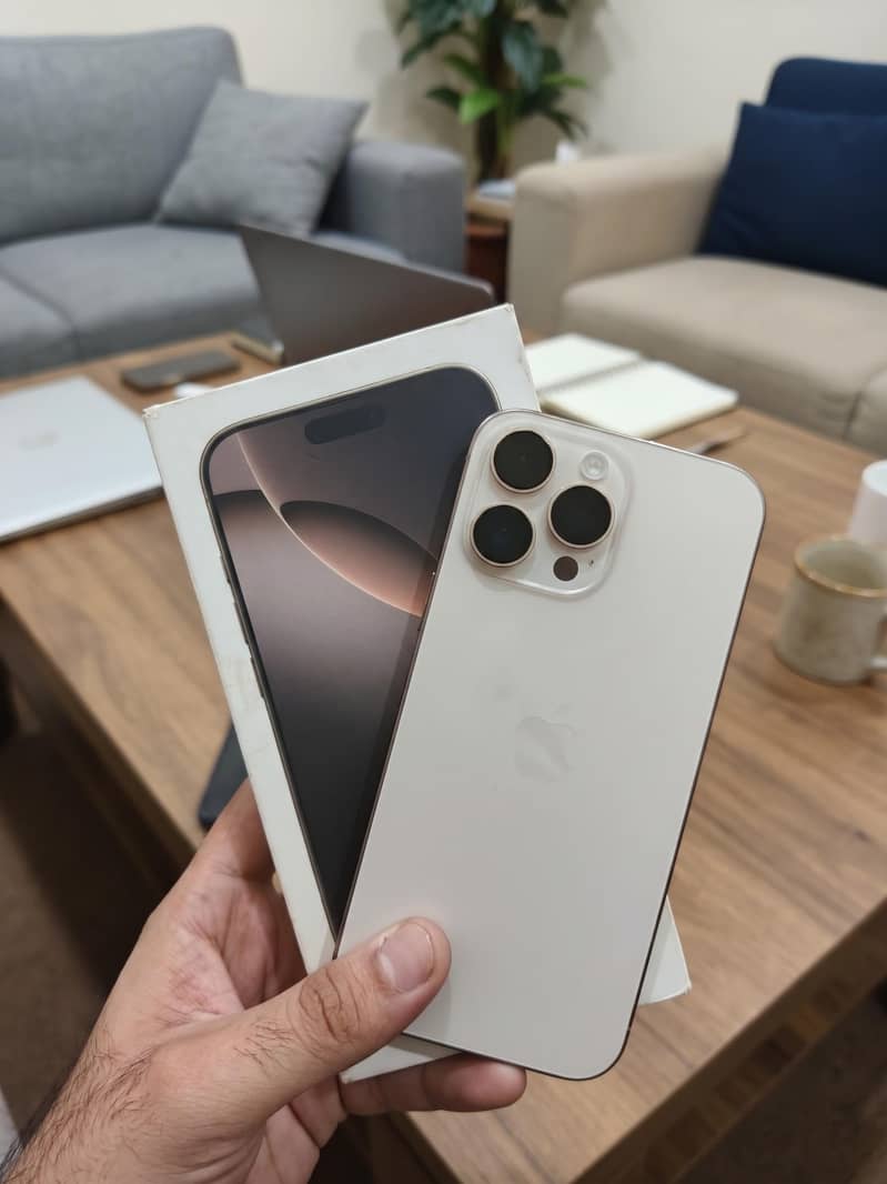 iPhone 16 Pro Max 1