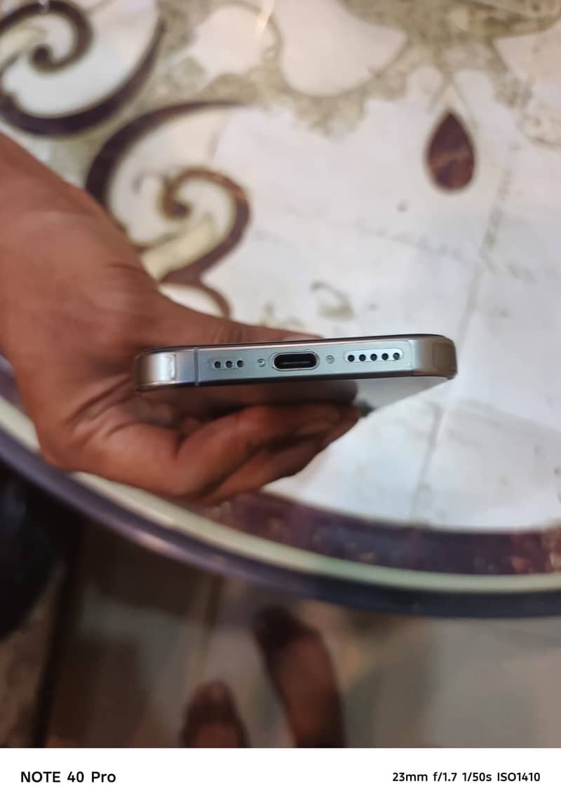 Apple iPhone 15 Pro jv 1