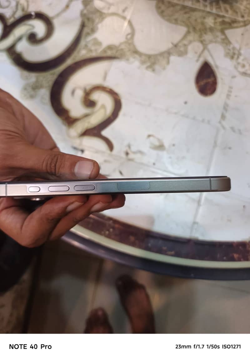 Apple iPhone 15 Pro jv 4