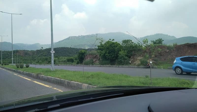 Plot For Sale,600 GZ 5