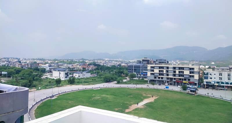 Plot For Sale,600 GZ 11