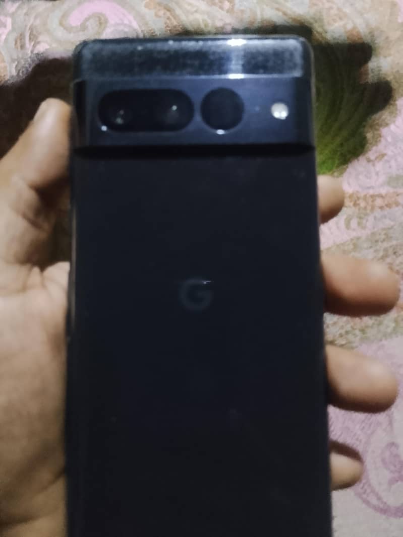 selling google pixel 7pro 0