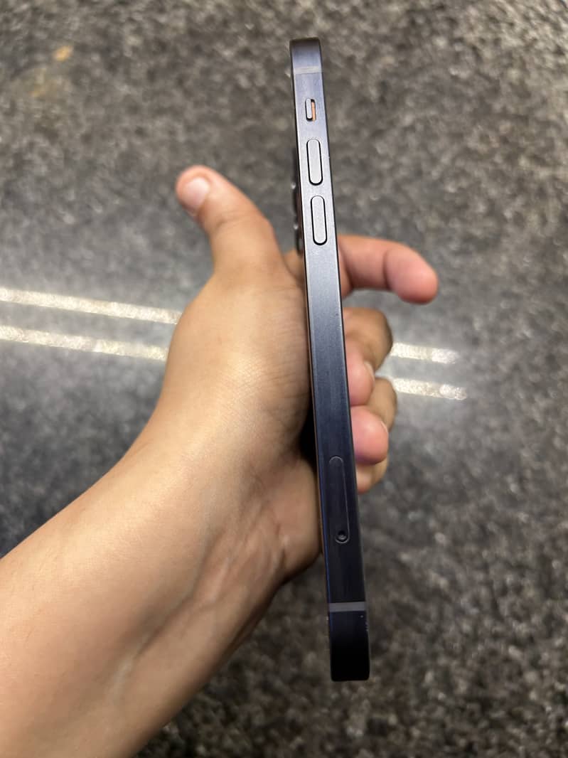 Apple iPhone 12 5