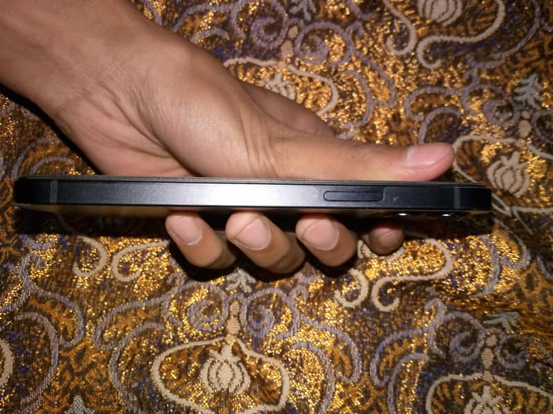 Apple iPhone 12 3