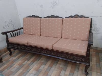 5 seater shesham sofa set 3+1+1 chinioti craved design with cushions