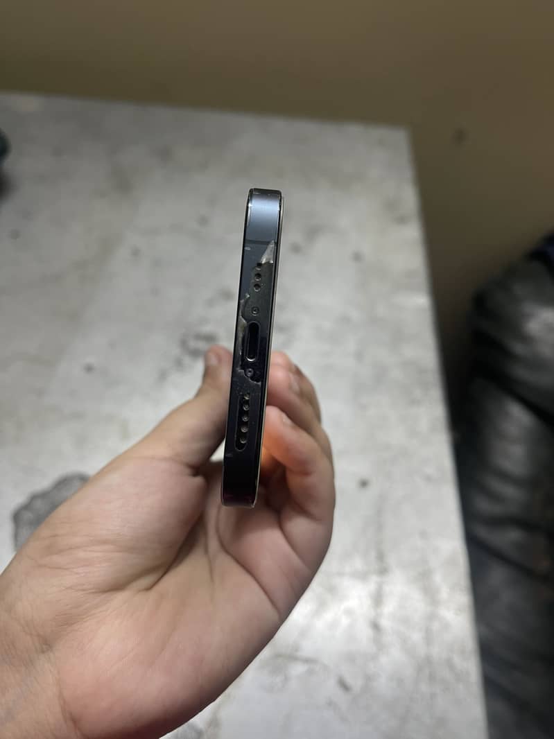 Apple iPhone 12 Pro 1