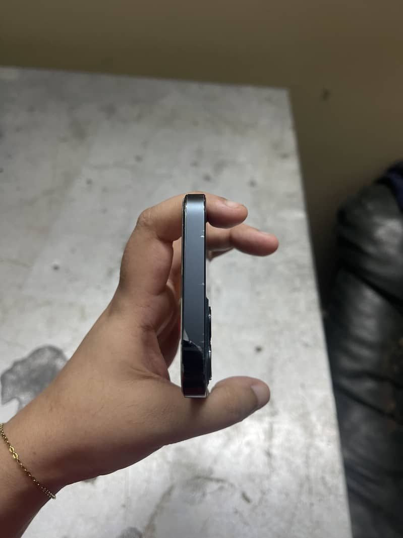 Apple iPhone 12 Pro 4