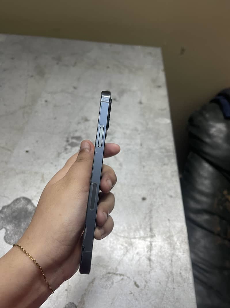 Apple iPhone 12 Pro 6