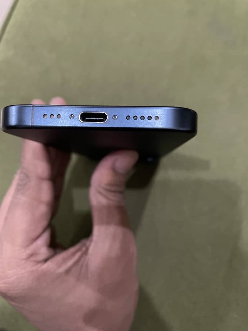 Apple iPhone 15 Pro 4
