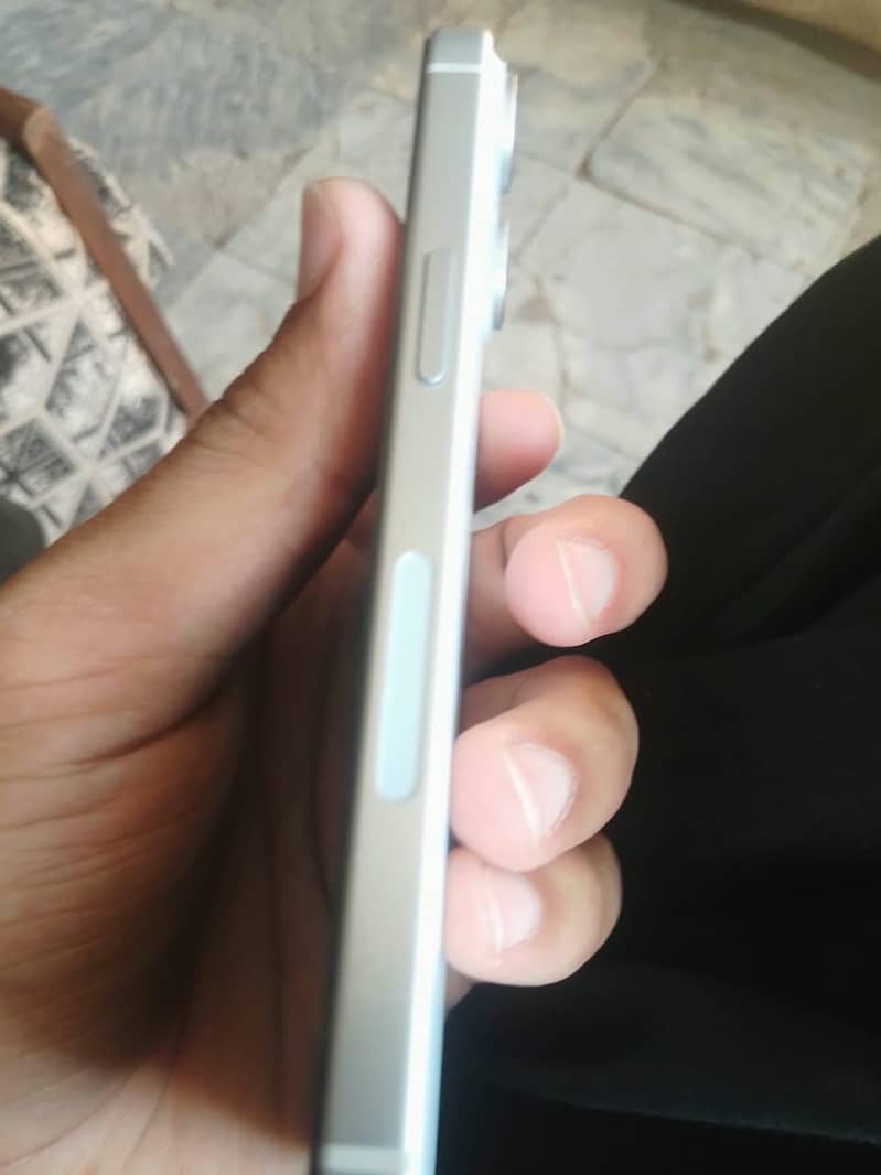 Apple iPhone 15 JV 0