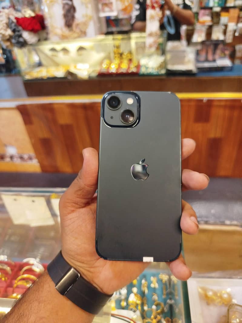 Apple iPhone 13 6