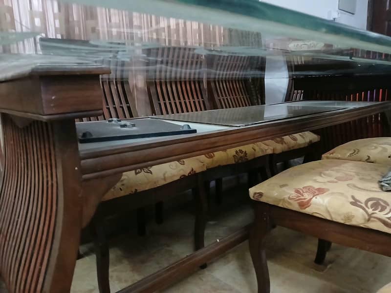 Dining Table and 8 chairs 2