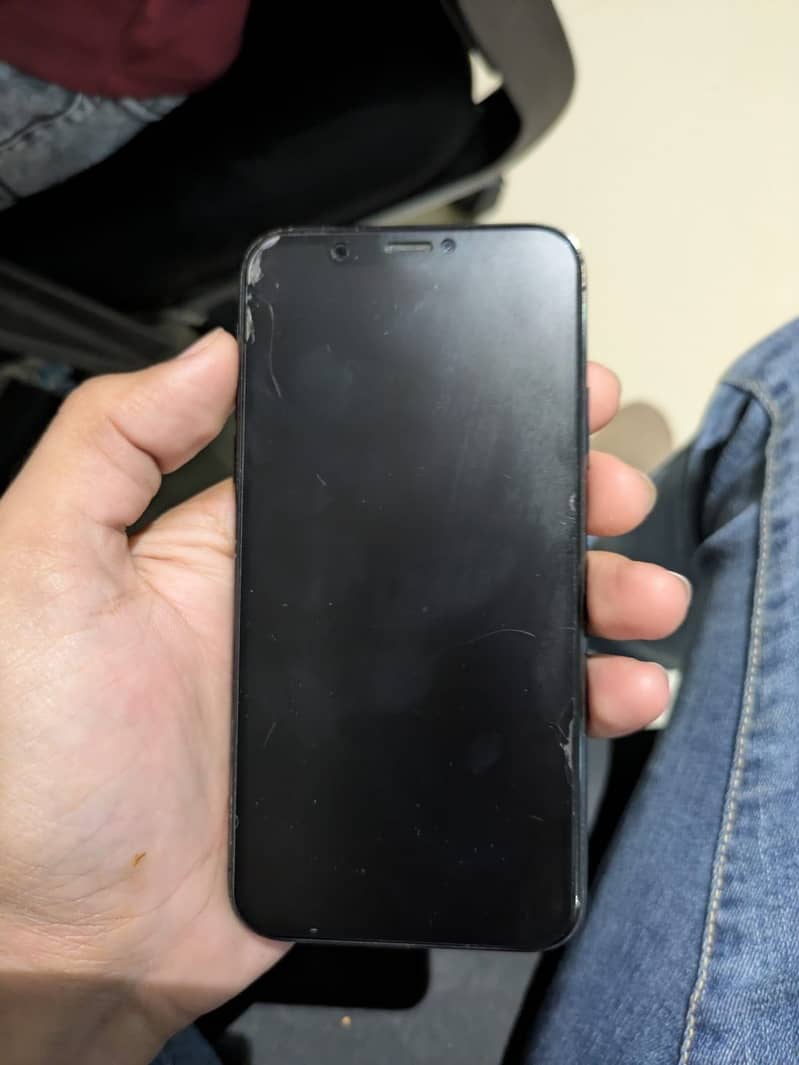 Apple iPhone XS 5