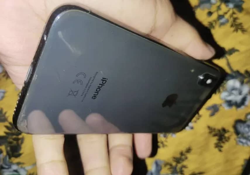 Apple iPhone X 4