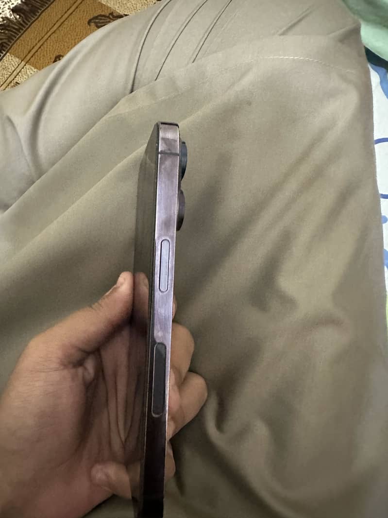 Apple iPhone 14 Pro 2