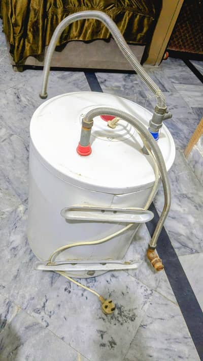25 litter storage like brand new electric geyser
