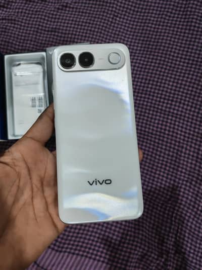 Vivo V80 Lite 5G Storage 8/256GB | 10/10 condition | Under 1 Year warr