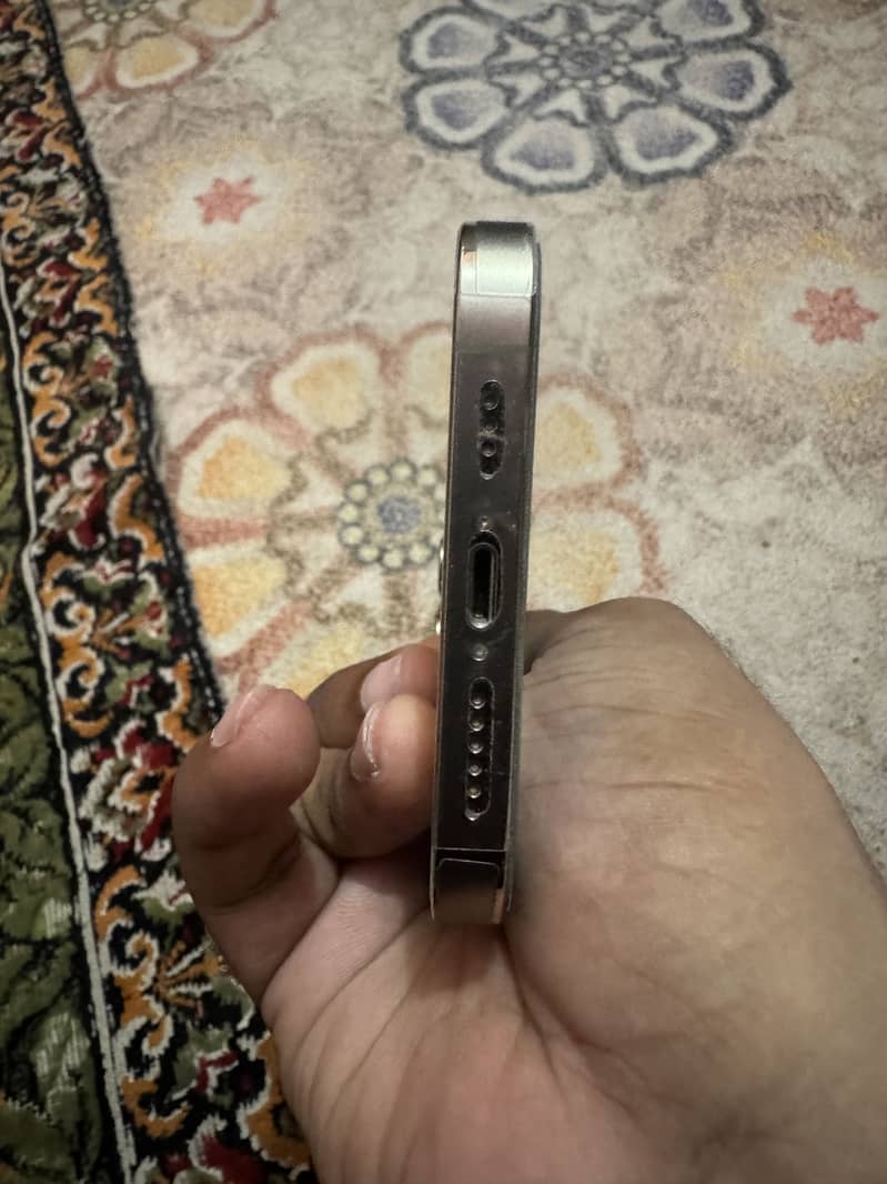 Apple iPhone 14 Pro Max 4