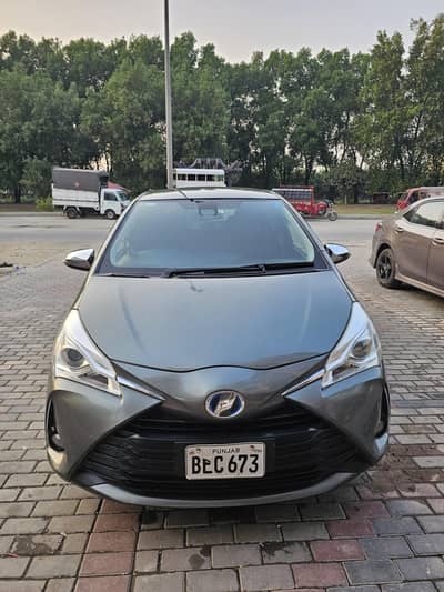 Toyota Vitz 2017 Jewela Hybrid | 1500cc