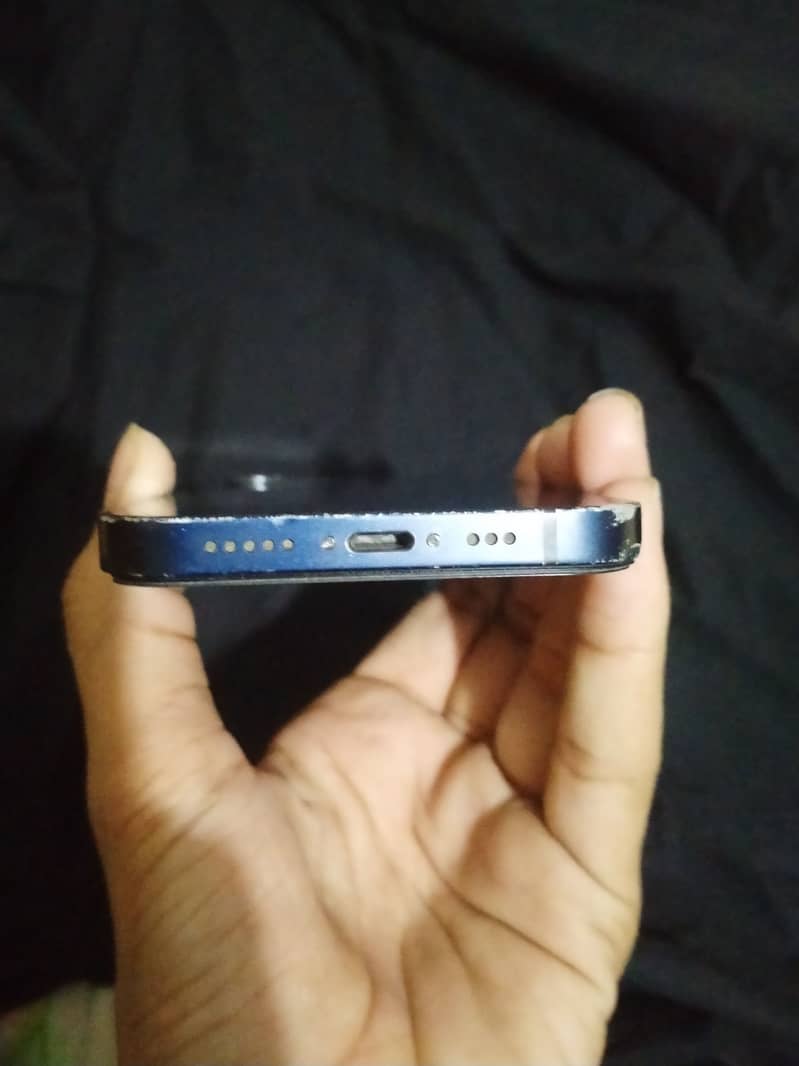Apple iPhone 12 2