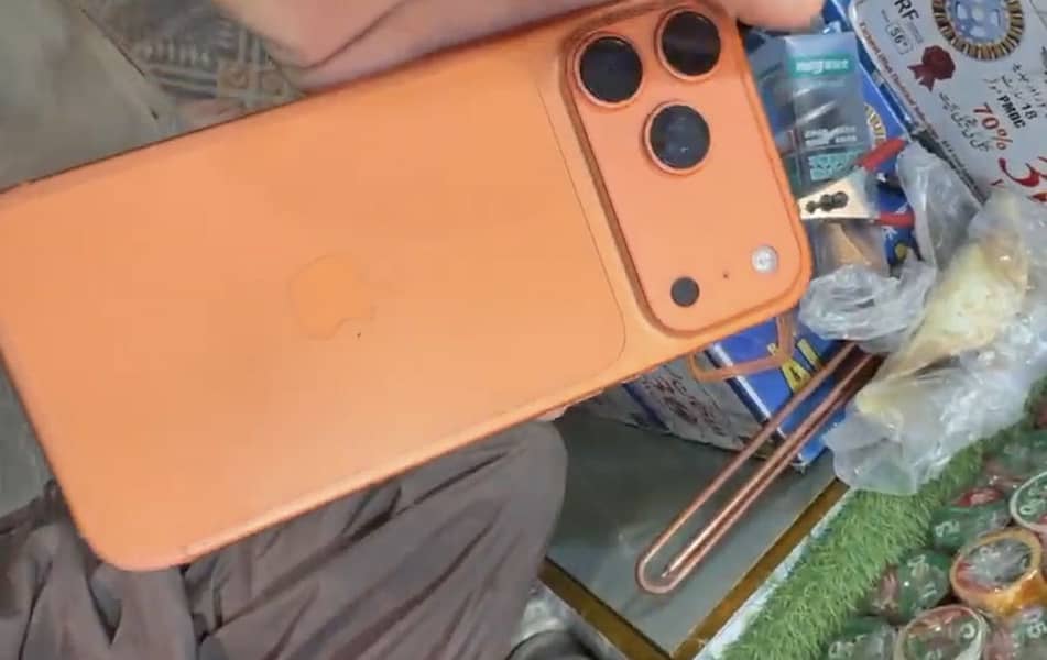 Apple iPhone 17 Pro Max 6