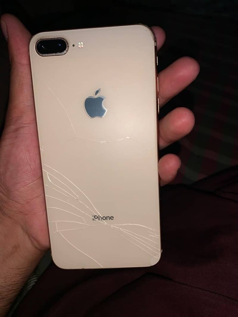 Apple iPhone 8 Plus 1
