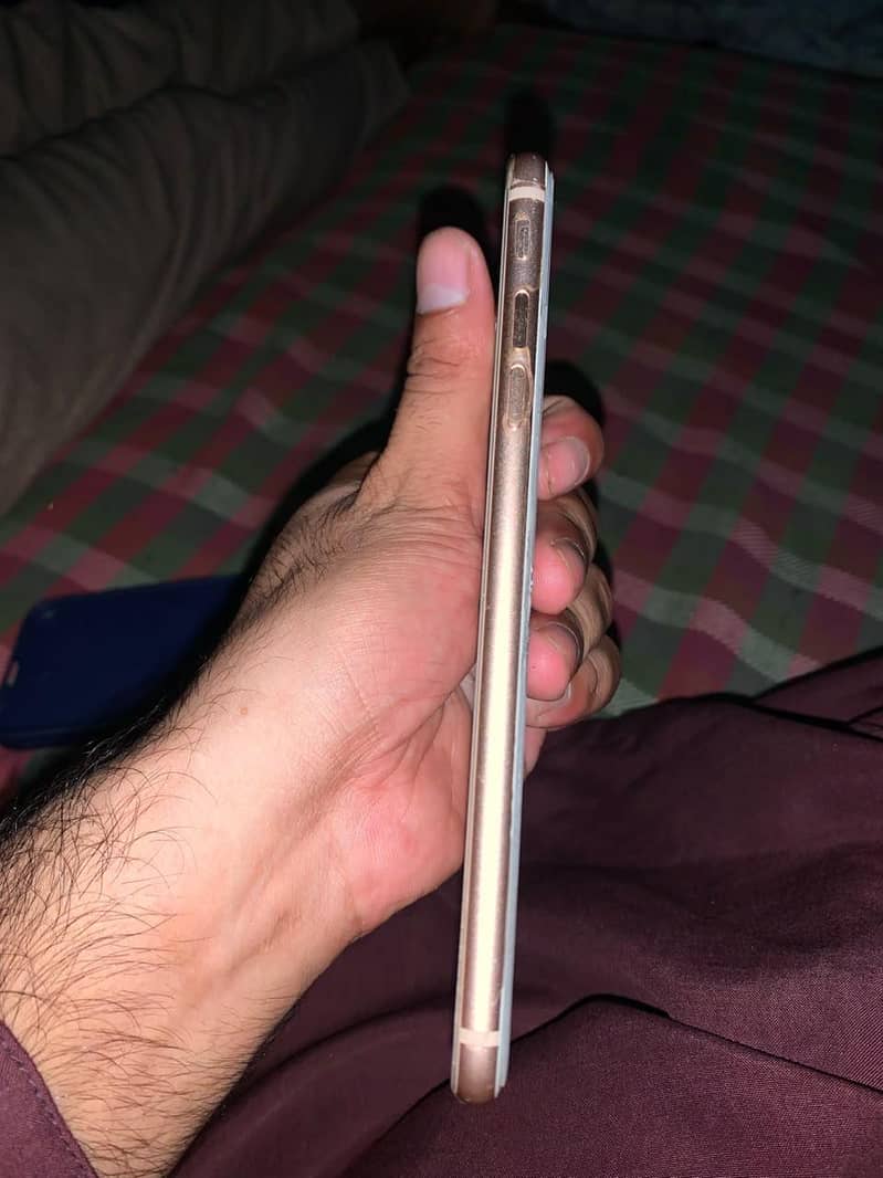 Apple iPhone 8 Plus 5