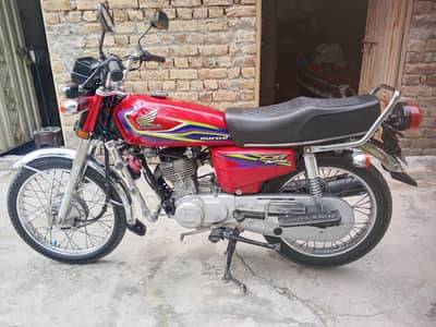 Anteeq bike 2017 graphics total jenioun second owner  lush condition