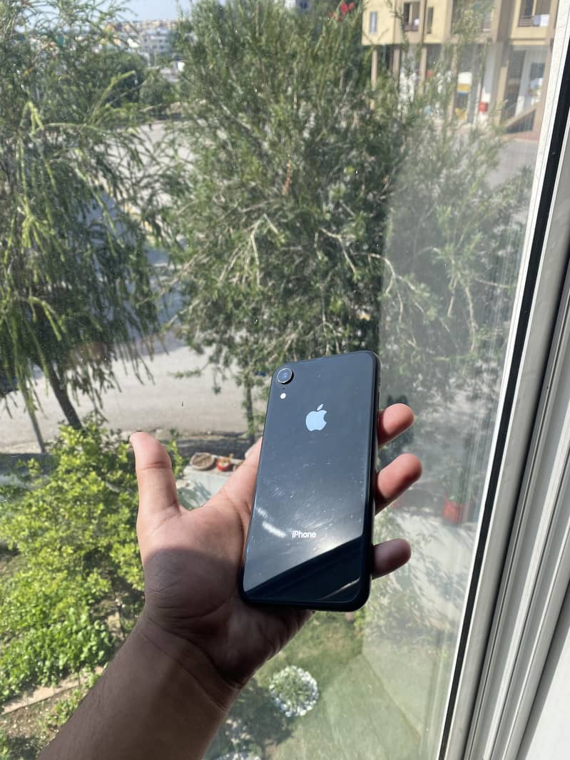 Apple iPhone XR 0