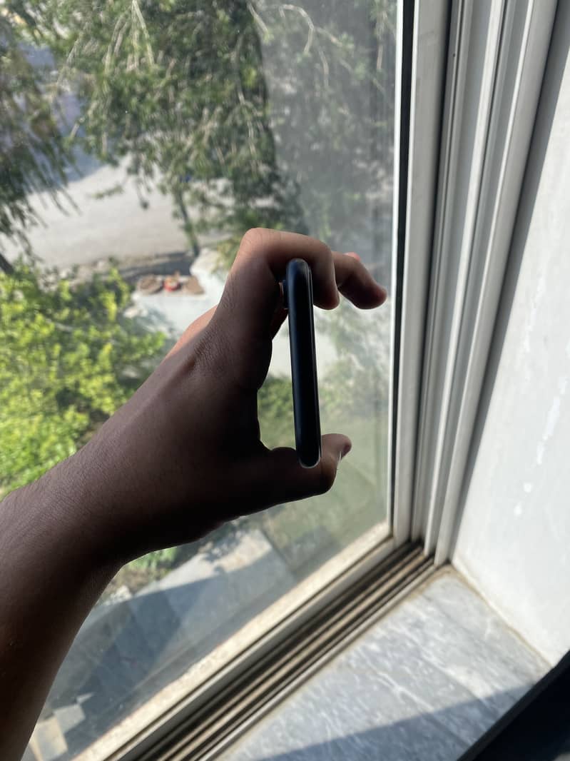 Apple iPhone XR 4