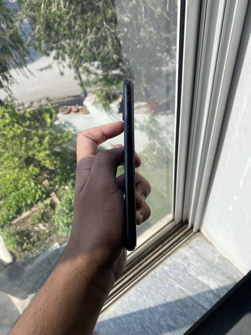 Apple iPhone XR 5
