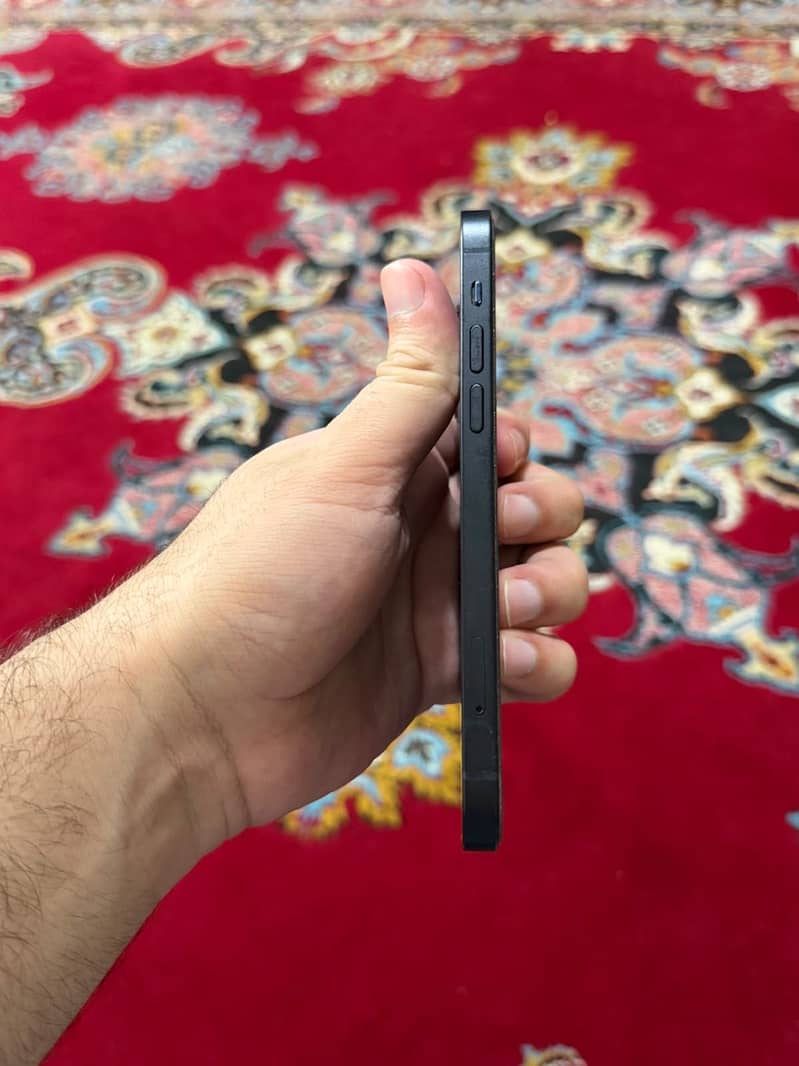 Apple iPhone 12 mini 4