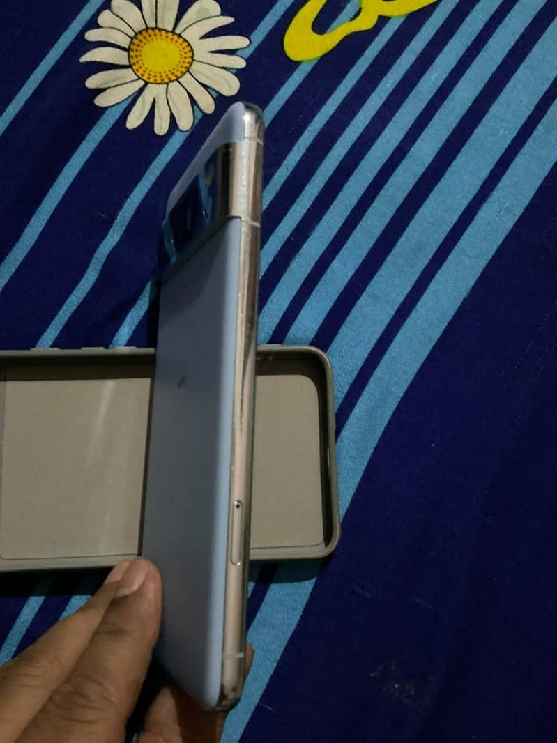 Google Pixel 8 Pro 12