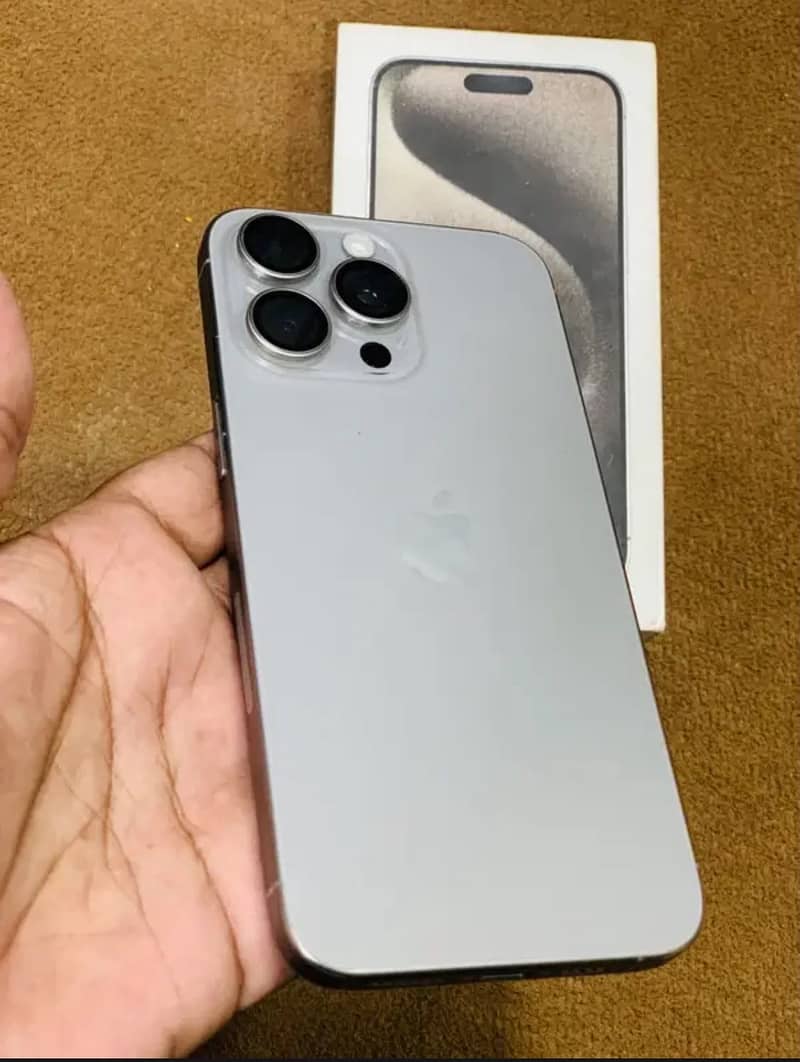 Apple iPhone 15 Pro Max jv 2