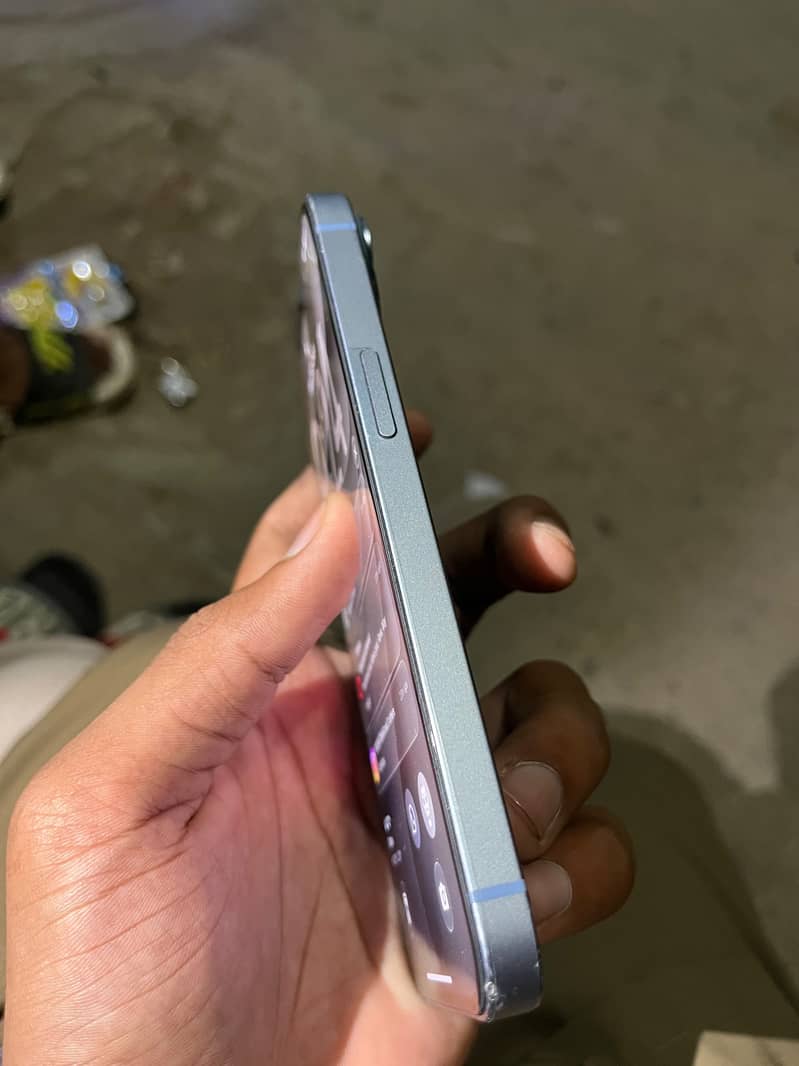 Apple iPhone 14 4